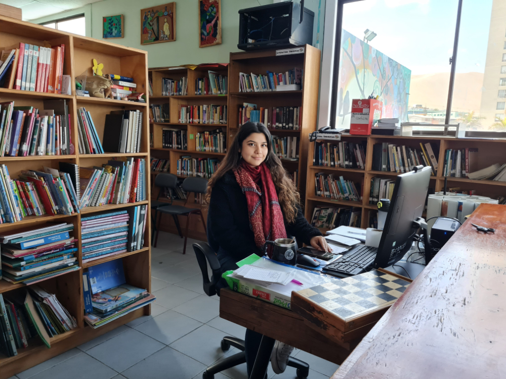 Bienvenida a Hispano Británico Grishka Zamora Tejos, Encargada de Biblioteca.