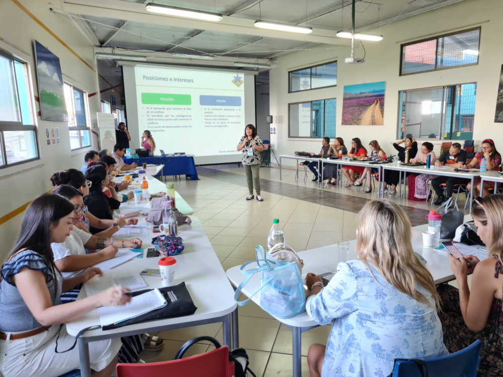 Capacitación “Habilidades del profesor para la prevención y gestión de conflictos en la sala de clases”