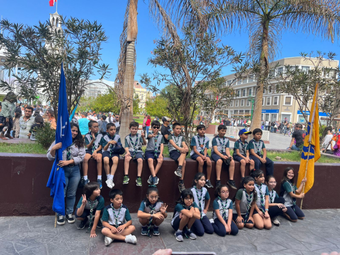Niños, niñas y jóvenes del Taller de Scout son investidos con el Pañolín