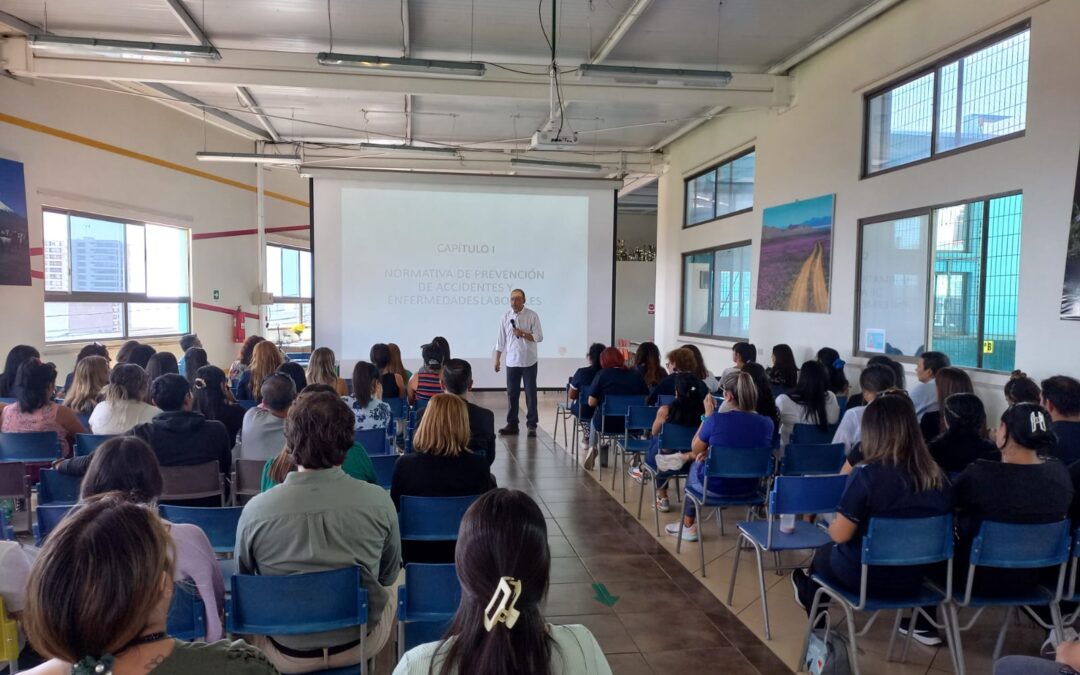 Inducción General a funcionarios del Colegio Hispano Británico sobre los Riesgos Laborales.