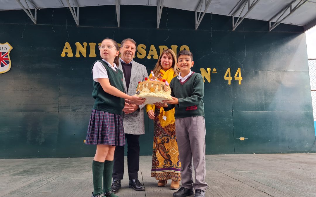 Acto Cívico en conmemoración del 44º aniversario del Colegio Hispano Británico