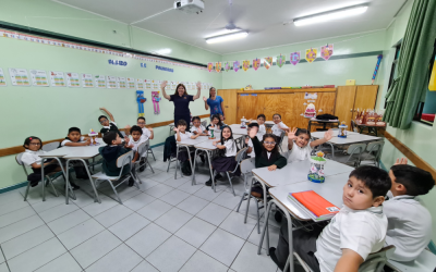 Estudiantes del CHB demuestran su disciplina y compromiso con Colegio Hispano Británico usando correctamente su uniforme escolar