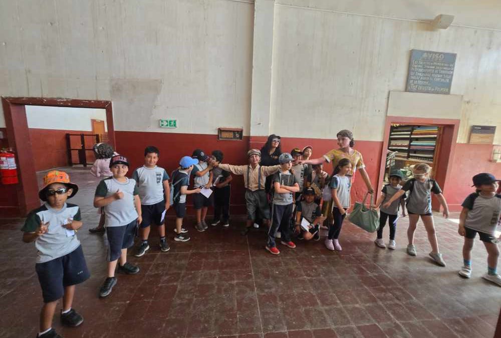 Estudiantes de 2° Básico realizan salida pedagógica a Humberstone, Patrimonio de la Humanidad