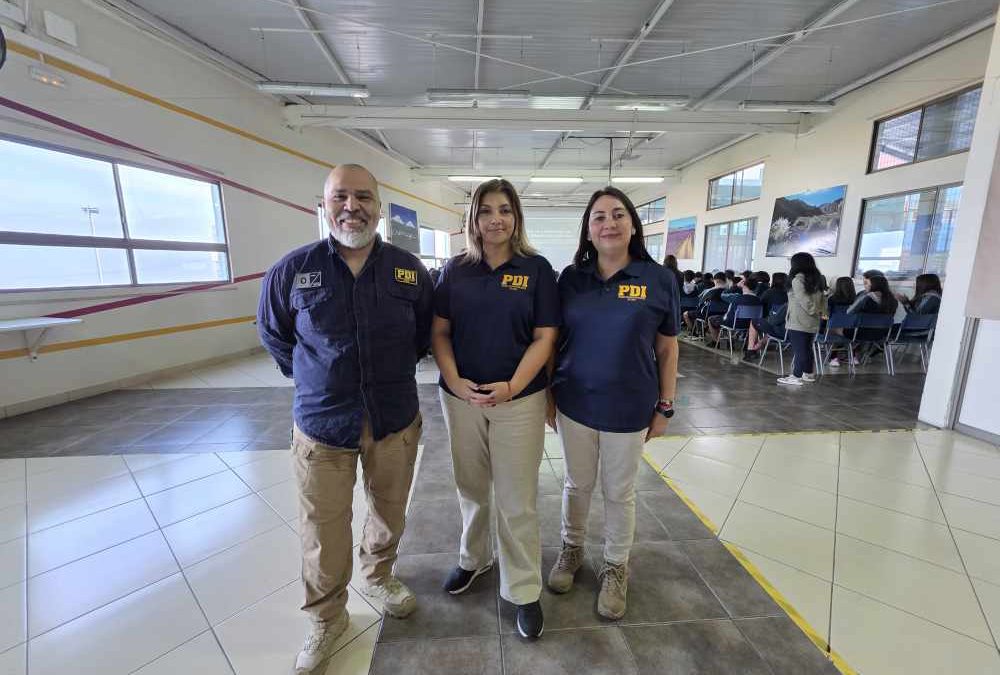 PDI visitó el Colegio Hispano Británico para dialogar sobre Responsabilidad Penal Adolescente y prevención del bullying